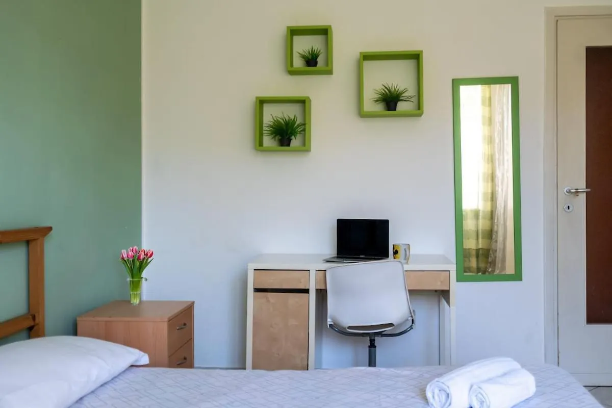Humanitas Very Bright With Balcony With Smartworking Rozzano Italien